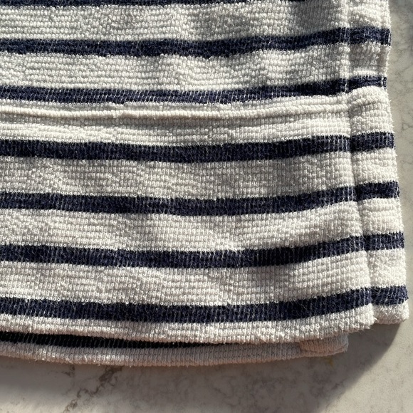 Aerie oversized shirt size large white and blue - Picture 3 of 6